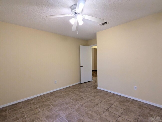 Building Photo - 512 Quail Nest Ln