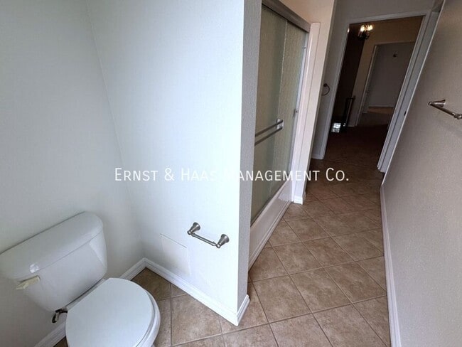 Building Photo - 242 1/2 Belmont Ave.-