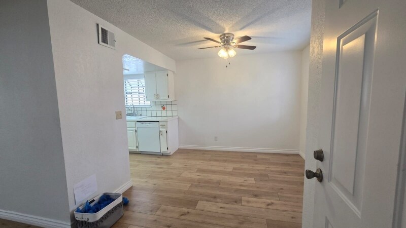 Building Photo - 5069 Eldora Ave