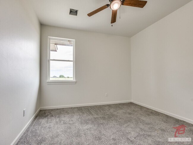Building Photo - 1321 Chisholm Trail