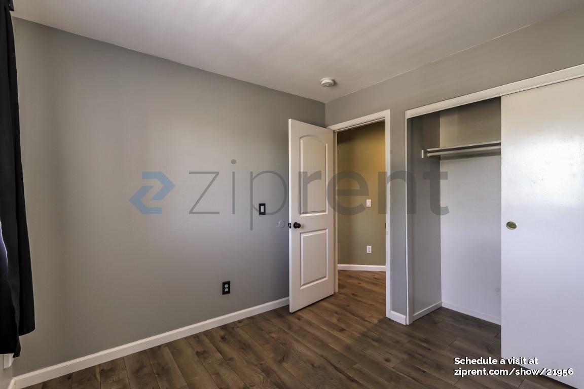 Building Photo - 9404 Lazy Creek Dr