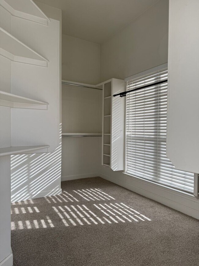 Building Photo - 111 Southwind Cove