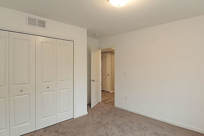 Building Photo - 1029 Manitou Trail