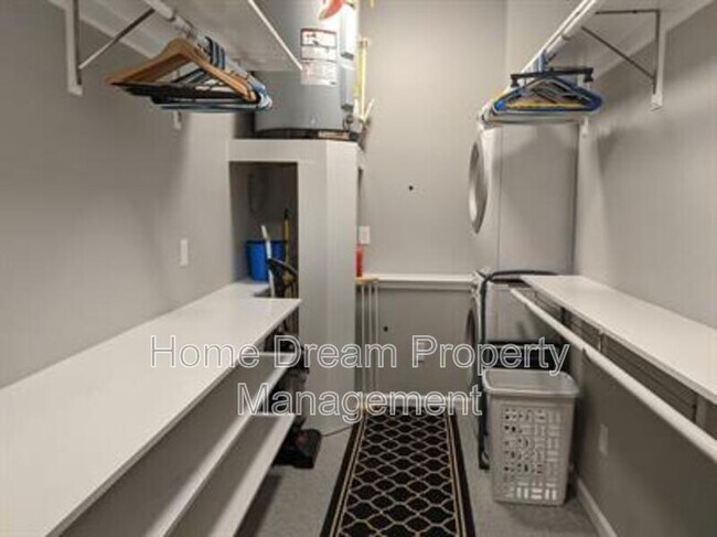 Building Photo - 1401 Bragg Rd