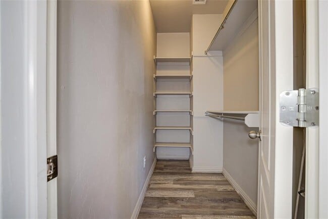 Building Photo - 2181 Houston Ave