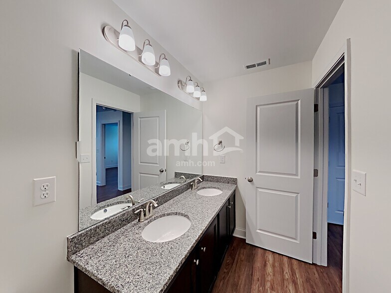 Building Photo - 2128 Laurel Vlg Cir