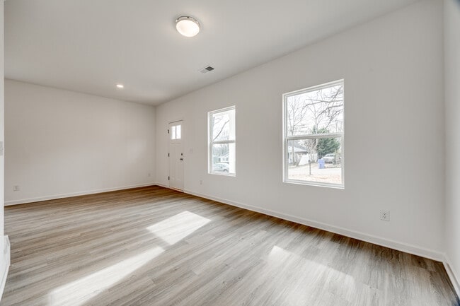 Building Photo - 22 S Mickley Ave