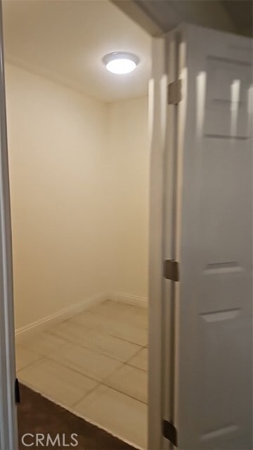 Building Photo - 812 E 76th Pl