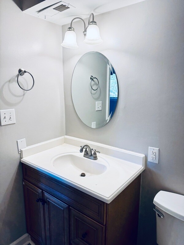 Building Photo - 1208 Schaub Dr