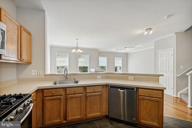 Building Photo - 2547 Sandbourne Ln