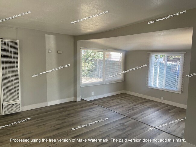 Building Photo - 15227 Plum St