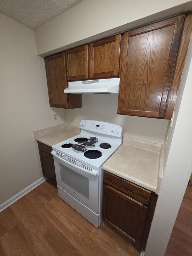 Building Photo - 2900 SE 50th Ct
