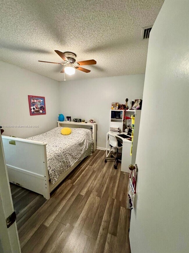 Building Photo - 1631 Orion Ln