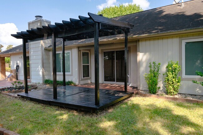 Building Photo - 3402 Cape Forest Dr