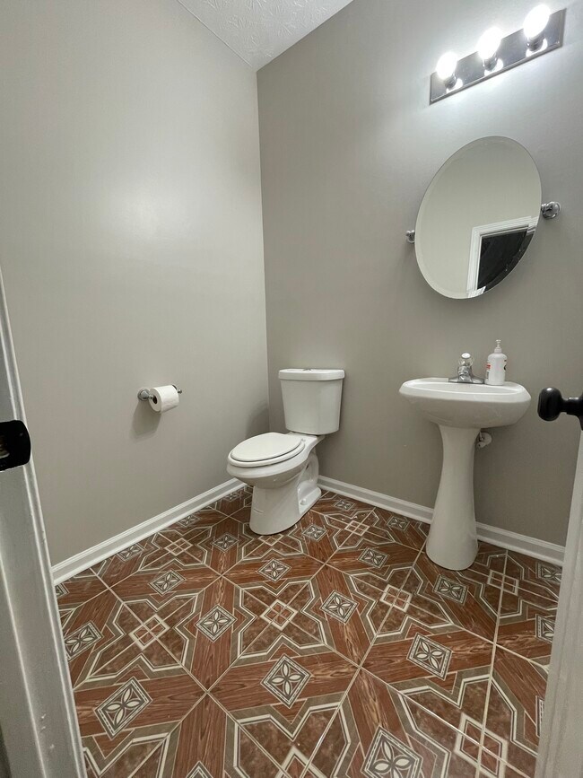 Building Photo - 2615 Avery Park Cir