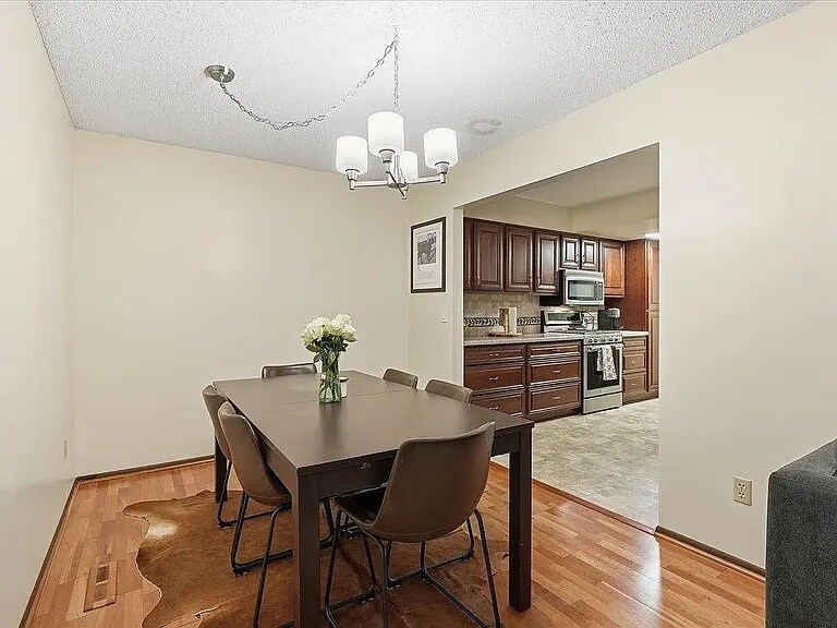 Building Photo - 3640 Independence Ave S