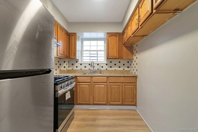 Building Photo - 1051 Cauldwell Ave