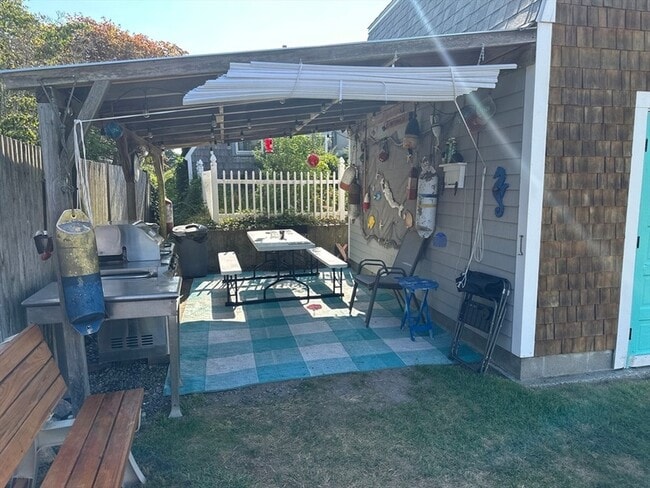 Building Photo - 12 Waterman St