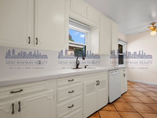 Building Photo - 6129 Pembroke Dr