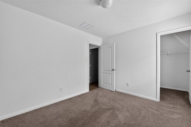Building Photo - 6014 Wakanda Ln