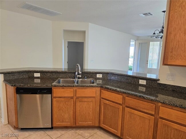 Building Photo - 5196 Alfingo St