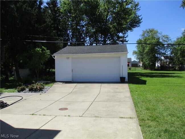 Building Photo - 3017 Snow Rd
