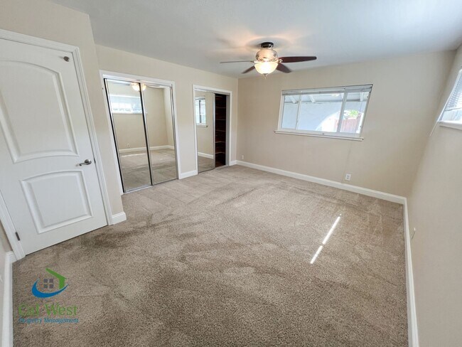 Building Photo - $4,995 - Beautiful 3/2 Bath Home Tucked Away in Prime Santa Clara's Location