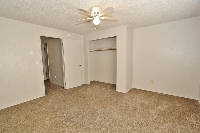 Building Photo - 86 N Raymond St