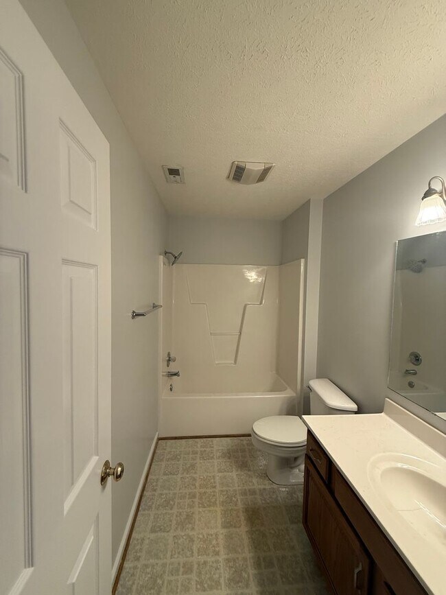 Building Photo - Great Location - Great Neighborhood - Grea...