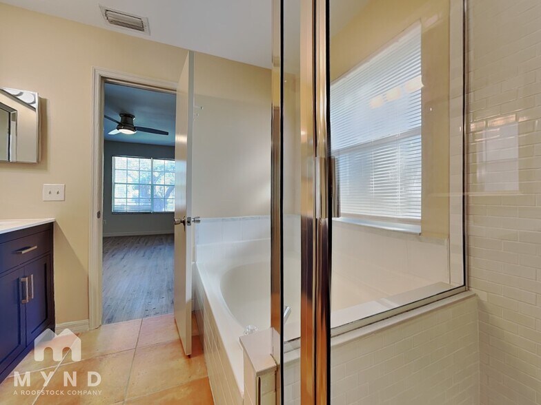 Building Photo - 1938 Blue Fox Ct