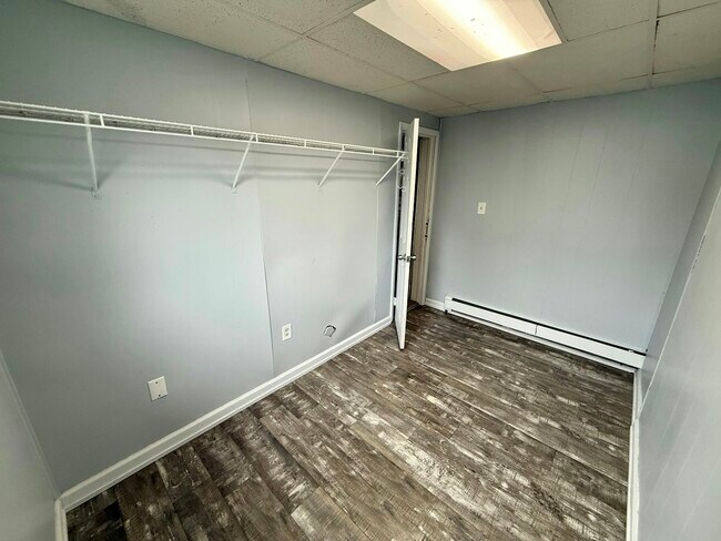 Building Photo - 145 Spring Valley Rd