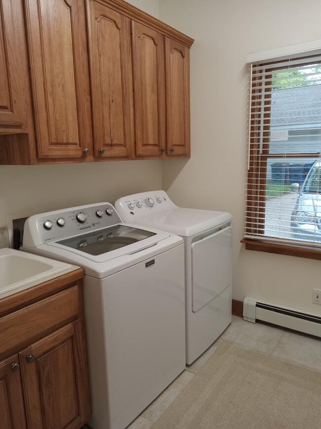 Building Photo - 8077 Woodland Dr