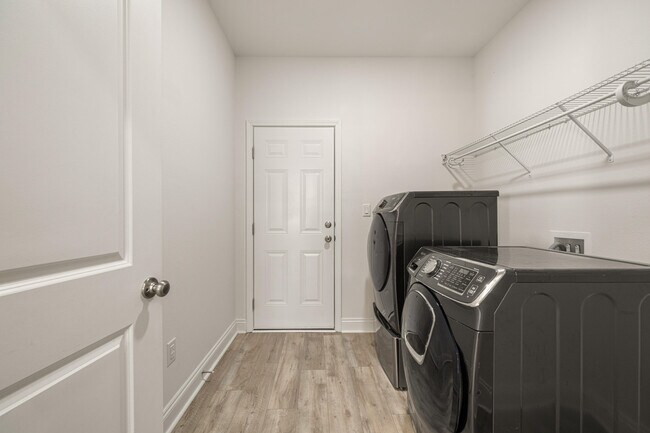 Building Photo - 4902 Kensington Ln