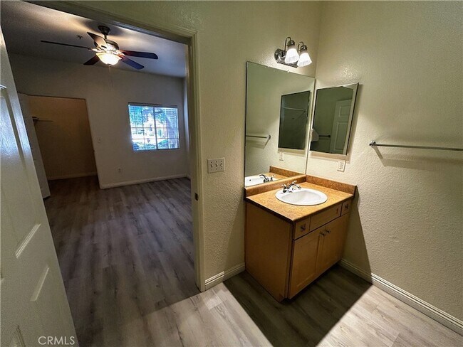 Building Photo - 24909 Madison Ave