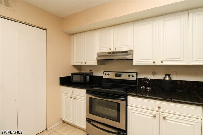 Building Photo - 8215 Ibis Club Dr