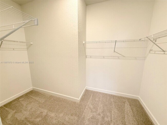 Building Photo - 551 Rivergrass St