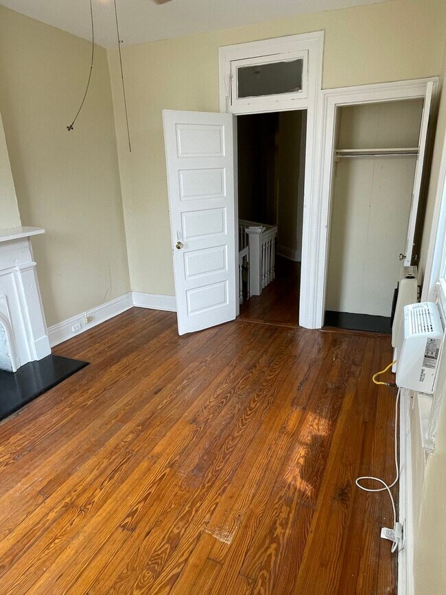 Building Photo - Charming 3 bedroom close to Freret Street, Uptown, Downtown and MORE!!!