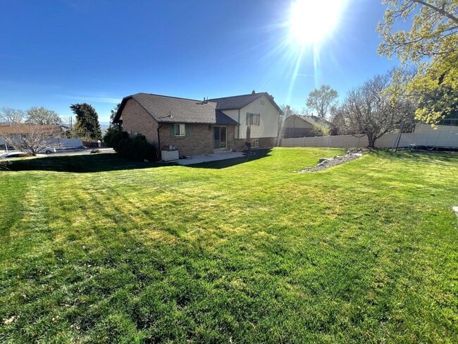 Building Photo - 676 E 3300 N