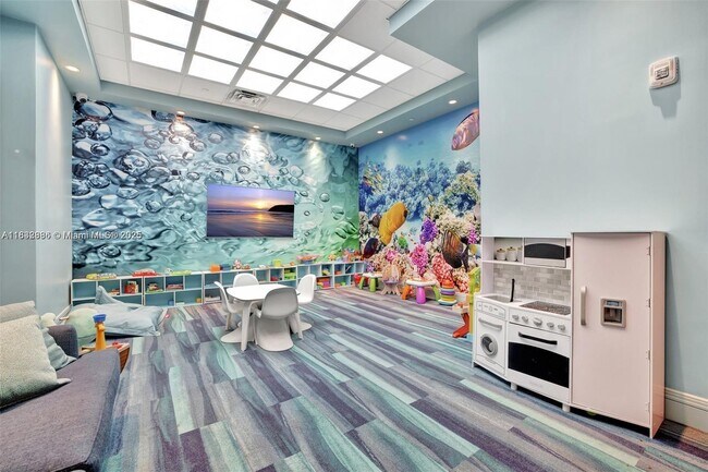Building Photo - 20201 E Country Club Dr