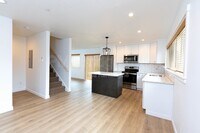 Building Photo - 6506 SE 63rd Ave