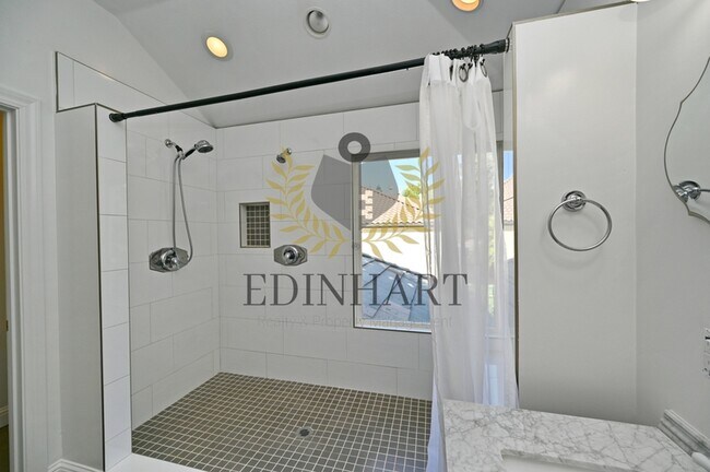 Building Photo - 21678 Eastmere Ln