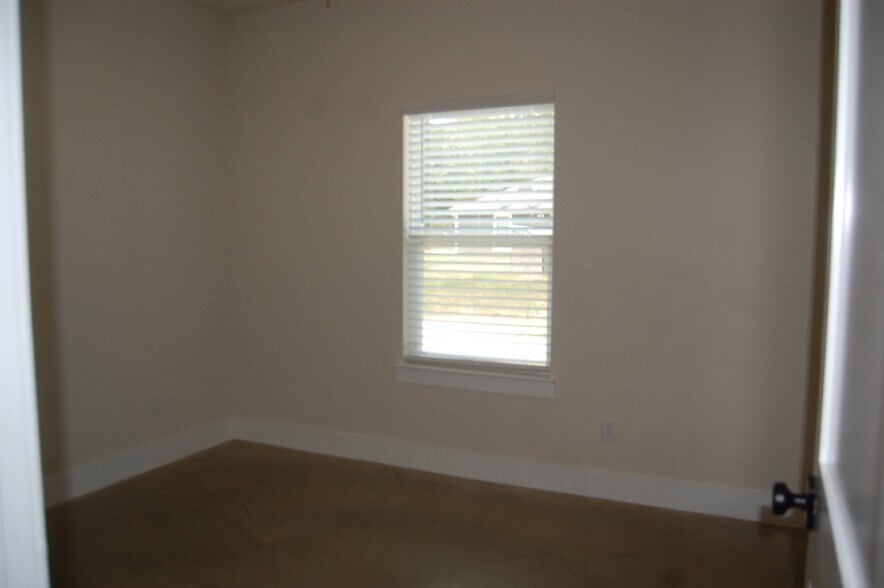 Building Photo - 261 Co Rd 2521
