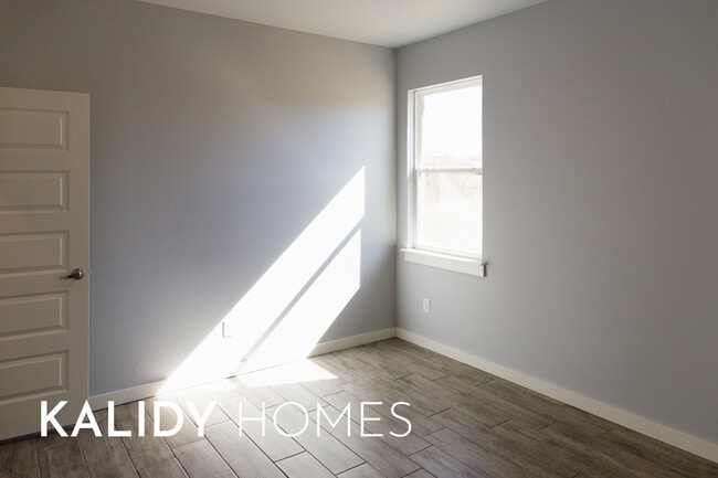 Building Photo - 306 Kirks Holw