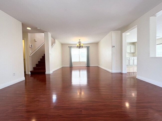 Building Photo - 5717 W Dewey Dr