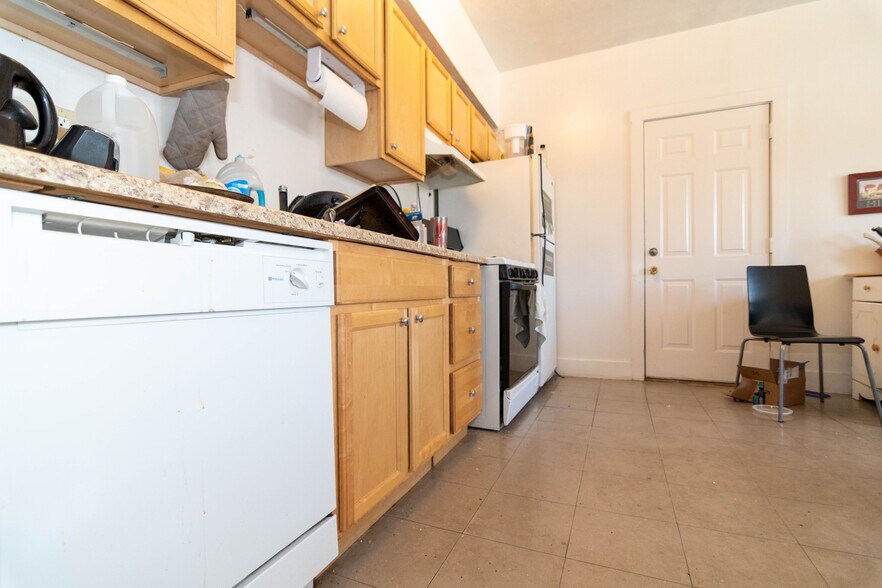 Building Photo - 25 Ashford St