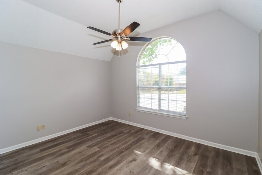 Building Photo - 1838 Black Bear Cir E