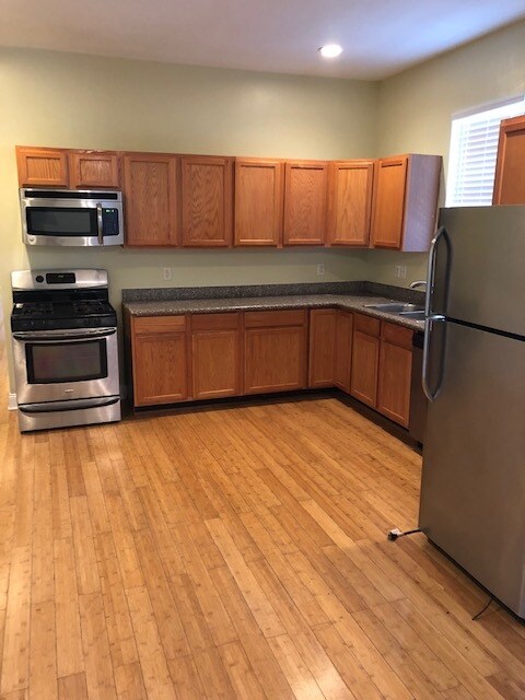 Kitchen - 2044 Almonaster Ave