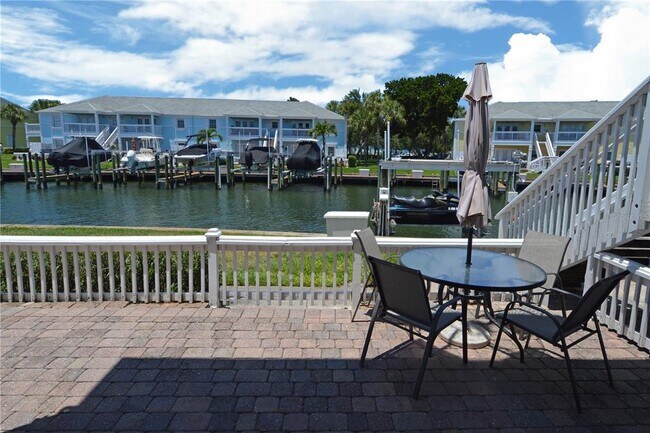 Building Photo - 5245 Coquina Key Dr SE