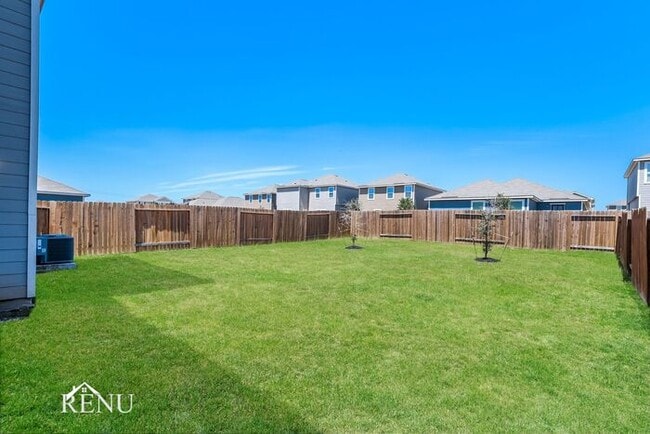 Building Photo - 2827 Praline Ferry