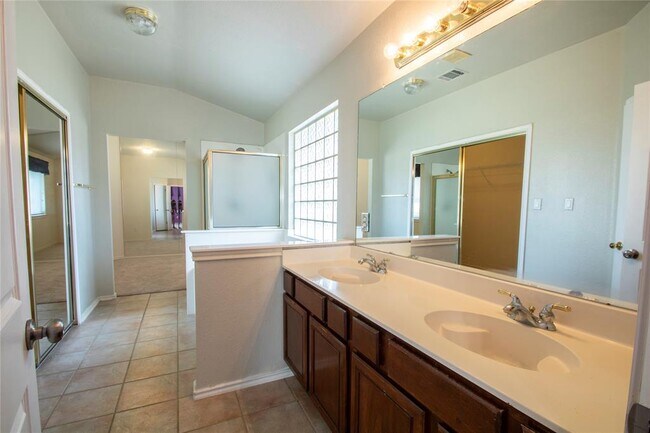 Building Photo - 19100 Ventana Ct